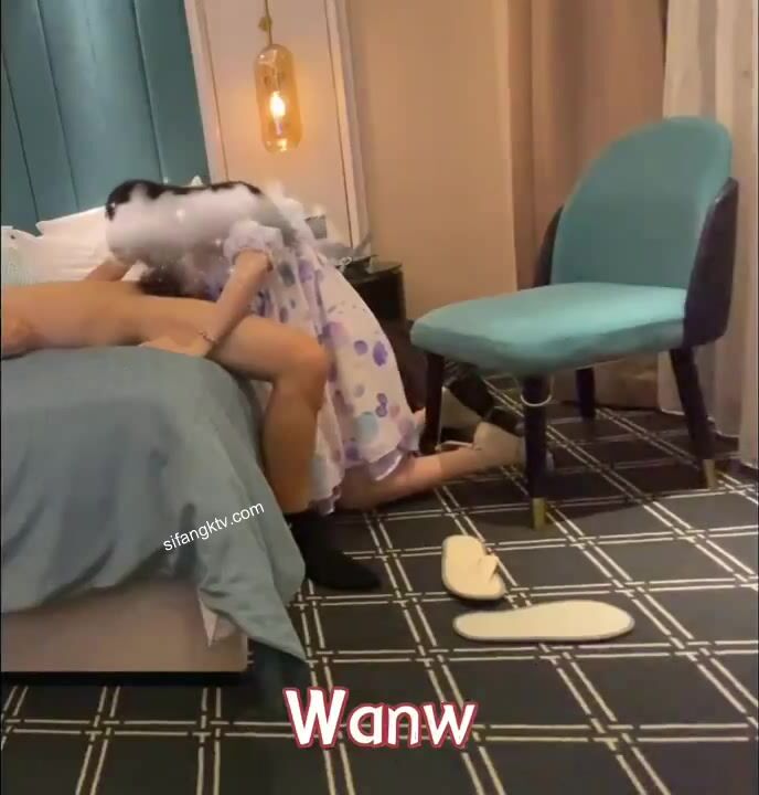 【重磅推薦】超清純露出女神【WANANH】，極品小蘿莉，景區全露+宿舍樓道性愛+超市露出，玲瓏有致 (3)