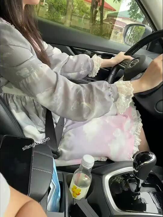 【重磅推薦】超清純露出女神【WANANH】，極品小蘿莉，景區全露+宿舍樓道性愛+超市露出，玲瓏有致 (4)