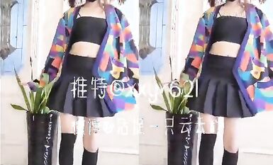 推特上著名抖音風福利姬可愛多是冰棍阿私拍各種潮流BGM活潑裸舞露臉母狗式紫薇 (20)