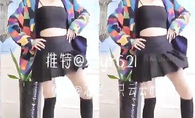 推特上著名抖音風福利姬可愛多是冰棍阿私拍各種潮流BGM活潑裸舞露臉母狗式紫薇 (20)