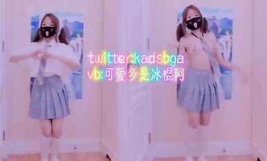 推特上著名抖音風福利姬可愛多是冰棍阿私拍各種潮流BGM活潑裸舞露臉母狗式紫薇 (23)