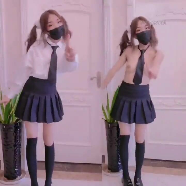 推特上著名抖音風福利姬可愛多是冰棍阿私拍各種潮流BGM活潑裸舞露臉母狗式紫薇 (24)