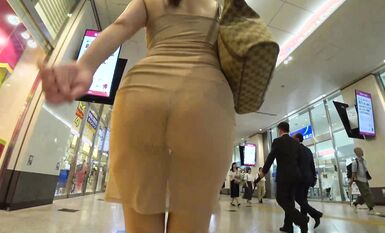 【フルHD 超高畫質】前後透けハミ出し過去最高レベル！！美人お姉さんの激ヤバ過ぎる格好はインパクト大！！