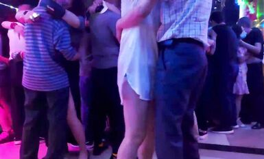 舞廳的熱情誰最好，它能讓你忘記煩惱，雖然短暫確能享受這里的溫暖浪漫