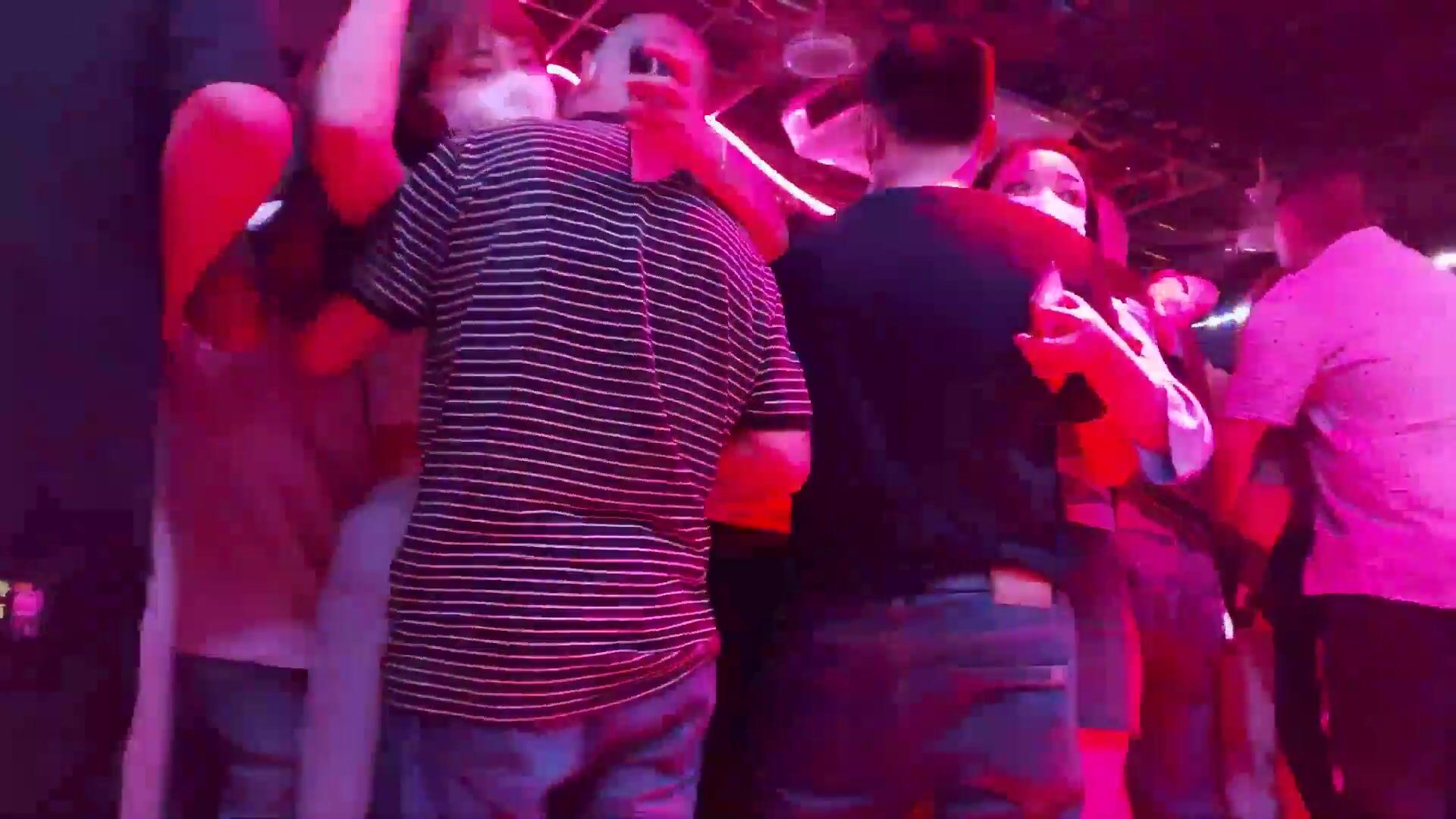 舞廳的熱情誰最好，它能讓你忘記煩惱，雖然短暫確能享受這里的溫暖浪漫