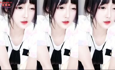 萬眾矚目！虎牙星秀主播女神級別清純美女【林小花】首次私人定製露逼裸舞大尺度流出不虧是網紅真會整活 (4) (1)