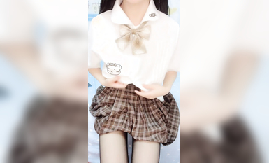 好養眼~【小提莫呀】01年大學生~JK制服裝~黑絲~白絲~擼翻天！ (1)