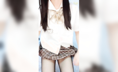 好養眼~【小提莫呀】01年大學生~JK制服裝~黑絲~白絲~擼翻天！ (1)