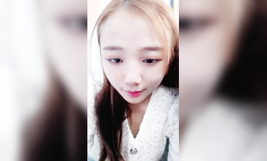 理發店前台小姐姐！桌子下偷偷自慰！憋不住跑到廁所尿尿，倉庫掏出屌深喉，騎乘位爆操騷逼