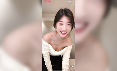 最新《瘋狂抖音》外篇之《抖音擦邊8》各種閃現走光刷邊 走私會議房給男友口愛 這期超精彩1-美女露點 (3)