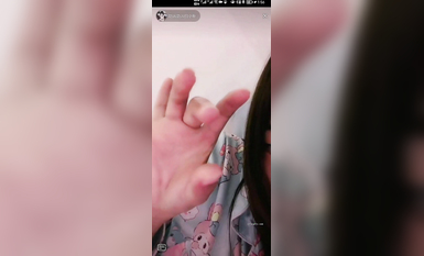 最新《瘋狂抖音》外篇之《抖音擦邊8》各種閃現走光刷邊 走私會議房給男友口愛 這期超精彩5.刺激 (5)