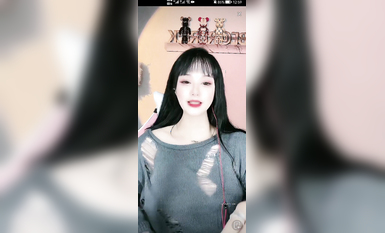 最新《瘋狂抖音》外篇之《抖音擦邊8》各種閃現走光刷邊 走私會議房給男友口愛 這期超精彩4.真空凸點 (3)