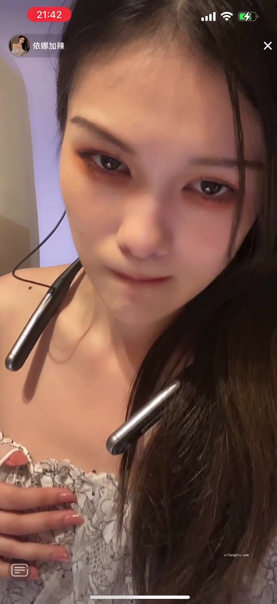 最新《瘋狂抖音》外篇之《抖音擦邊8》各種閃現走光刷邊 走私會議房給男友口愛 這期超精彩2.美女擦邊 (3)