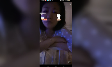 最新《瘋狂抖音》外篇之《抖音擦邊8》各種閃現走光刷邊 走私會議房給男友口愛 這期超精彩4.真空凸點 (2)