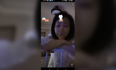 最新《瘋狂抖音》外篇之《抖音擦邊8》各種閃現走光刷邊 走私會議房給男友口愛 這期超精彩4.真空凸點 (2)