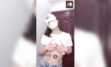 最新《瘋狂抖音》外篇之《抖音擦邊8》各種閃現走光刷邊 走私會議房給男友口愛 這期超精彩5.刺激 (7)