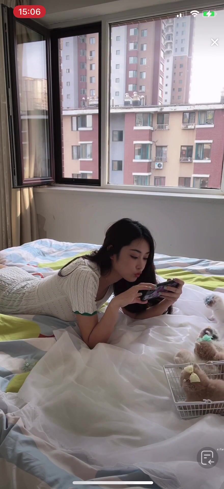 最新《瘋狂抖音》外篇之《抖音擦邊8》各種閃現走光刷邊 走私會議房給男友口愛 這期超精彩2.美女擦邊 (6)