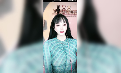 最新《瘋狂抖音》外篇之《抖音擦邊8》各種閃現走光刷邊 走私會議房給男友口愛 這期超精彩4.真空凸點 (4)