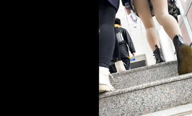 校園學生妹CD 偷拍大神學校專挑短裙學生妹 疑似內褲上有根逼毛 大膽刺激 高清 (9)