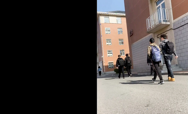 校園學生妹CD 偷拍大神學校專挑短裙學生妹 疑似內褲上有根逼毛 大膽刺激 高清 (14)