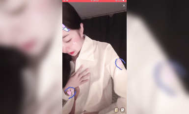 最新《瘋狂抖音》外篇之《抖音擦邊8》各種閃現走光刷邊 走私會議房給男友口愛 這期超精彩1-美女露點 (1)