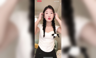 最新《瘋狂抖音》外篇之《抖音擦邊8》各種閃現走光刷邊 走私會議房給男友口愛 這期超精彩1-美女露點 (7)