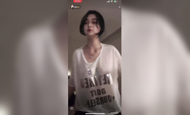 最新《瘋狂抖音》外篇之《抖音擦邊8》各種閃現走光刷邊 走私會議房給男友口愛 這期超精彩1-美女露點 (8)