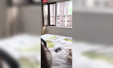 最新《瘋狂抖音》外篇之《抖音擦邊8》各種閃現走光刷邊 走私會議房給男友口愛 這期超精彩2.美女擦邊 (2)