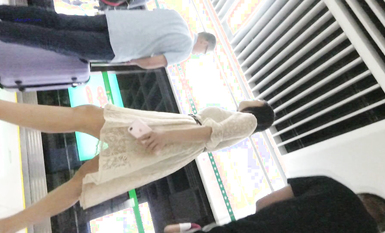 成都地鐵醫院抄底 驚現無內長腿美女 各式內內讓人噴血 幻想扒下推到啪啪 高清1080P版 (22)