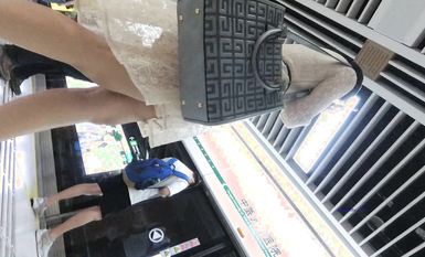 成都地鐵醫院抄底 驚現無內長腿美女 各式內內讓人噴血 幻想扒下推到啪啪 高清1080P版 (22)