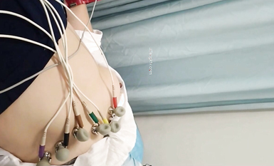 國內某體檢中心心電圖檢查偷拍 各種美乳大學生少婦美乳映入眼簾，處女的奶子圓潤堅挺好好看 (10)