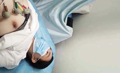 國內某體檢中心心電圖檢查偷拍 各種美乳大學生少婦美乳映入眼簾，處女的奶子圓潤堅挺好好看 (3)