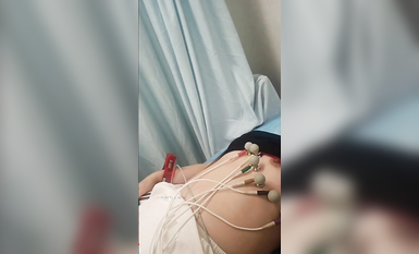 國內某體檢中心心電圖檢查偷拍 各種美乳大學生少婦美乳映入眼簾，處女的奶子圓潤堅挺好好看 (33)