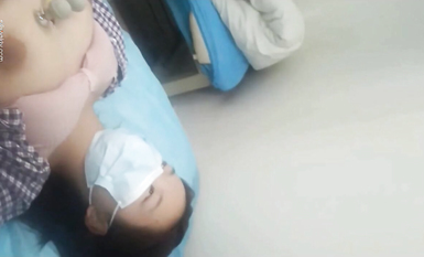 國內某體檢中心心電圖檢查偷拍 各種美乳大學生少婦美乳映入眼簾，處女的奶子圓潤堅挺好好看 (22)