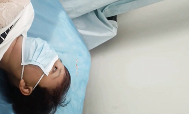 國內某體檢中心心電圖檢查偷拍 各種美乳大學生少婦美乳映入眼簾，處女的奶子圓潤堅挺好好看 (45)