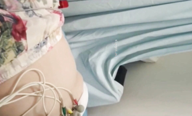 國內某體檢中心心電圖檢查偷拍 各種美乳大學生少婦美乳映入眼簾，處女的奶子圓潤堅挺好好看 (35)