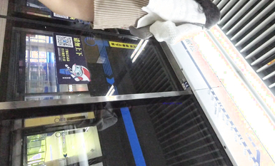 成都地鐵醫院抄底 驚現無內長腿美女 各式內內讓人噴血 幻想扒下推到啪啪 高清1080P版 (7)