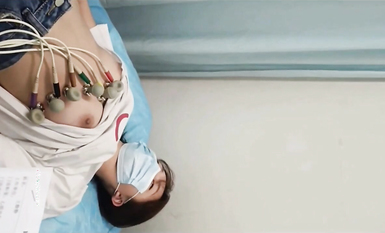 國內某體檢中心心電圖檢查偷拍 各種美乳大學生少婦美乳映入眼簾，處女的奶子圓潤堅挺好好看 (20)