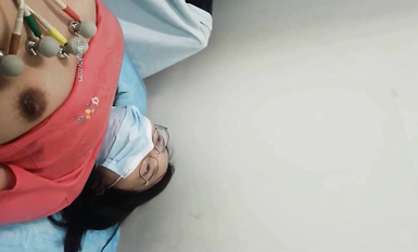 國內某體檢中心心電圖檢查偷拍 各種美乳大學生少婦美乳映入眼簾，處女的奶子圓潤堅挺好好看 (8)