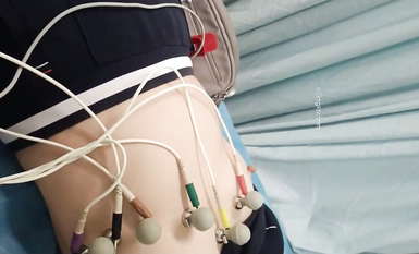 國內某體檢中心心電圖檢查偷拍 各種美乳大學生少婦美乳映入眼簾，處女的奶子圓潤堅挺好好看 (53)