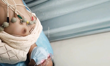 國內某體檢中心心電圖檢查偷拍 各種美乳大學生少婦美乳映入眼簾，處女的奶子圓潤堅挺好好看 (23)