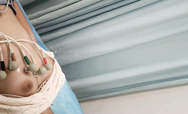 國內某體檢中心心電圖檢查偷拍 各種美乳大學生少婦美乳映入眼簾，處女的奶子圓潤堅挺好好看 (23)