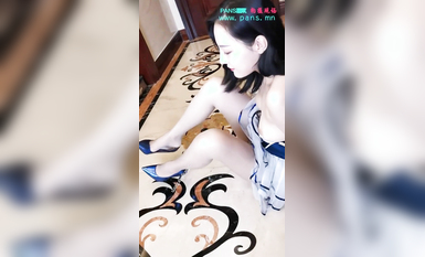 PANS新人靚特『小白』最新大尺度現場 無內絲襪露穴露乳頭 特寫鮑魚超清晰