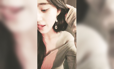 大眼萌妹子，骨乾女神模特身材，電臀大屁股手指摳逼，黑絲熱舞扭動