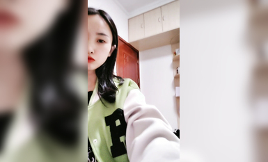 高冷氣質顏值美女！新人下海很直接！脫下褲子掰穴看，多毛小穴特寫，騷逼看著非常緊致