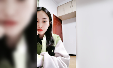 高冷氣質顏值美女！新人下海很直接！脫下褲子掰穴看，多毛小穴特寫，騷逼看著非常緊致