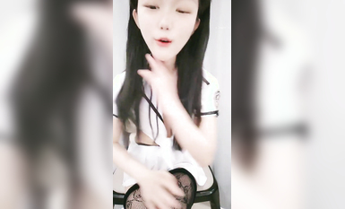 中國人不騙中國人！這兩個是真的嫩【04蘿莉】舔逼！喝尿！ (1)