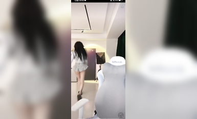 【抖音重磅】人氣女神【草莓小甜心】首次超大尺度露三點【丁姐直播】9月 (11)