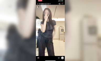 【抖音重磅】人氣女神【草莓小甜心】首次超大尺度露三點【丁姐直播】9月 (4)