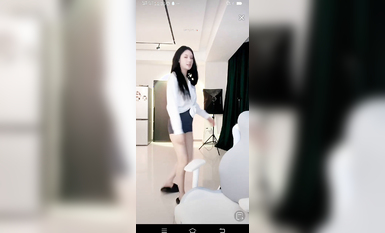 【抖音重磅】人氣女神【草莓小甜心】首次超大尺度露三點【丁姐直播】9月 (22)